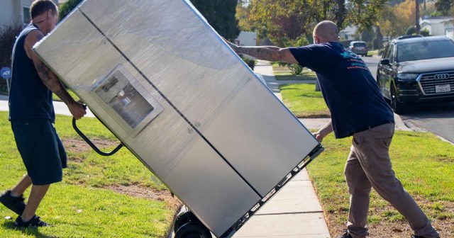 media-how-to-move-furniture-into-a-second-floor-apartment